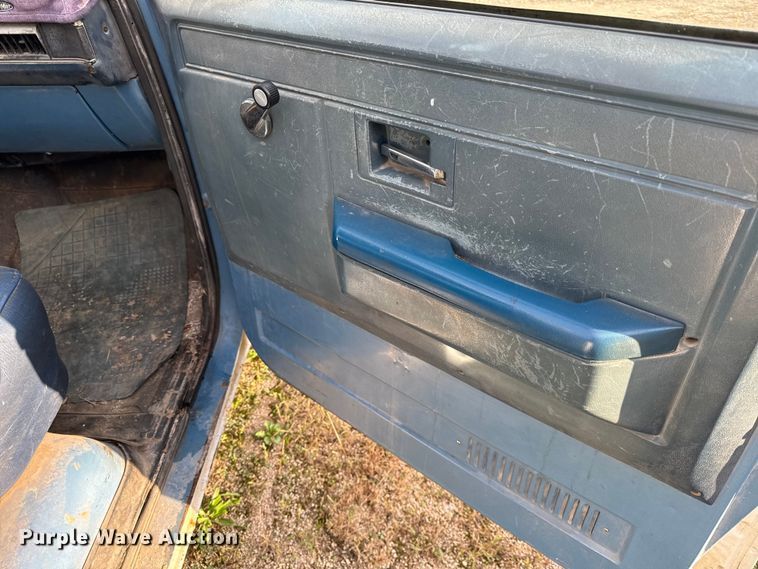 image for item DY8281 1986 Chevrolet C20 