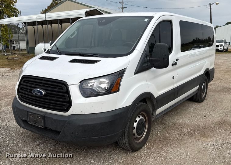 image for item DY8298 2019 Ford Transit 150 van