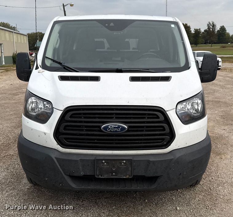 image for item DY8298 2019 Ford Transit 150 van