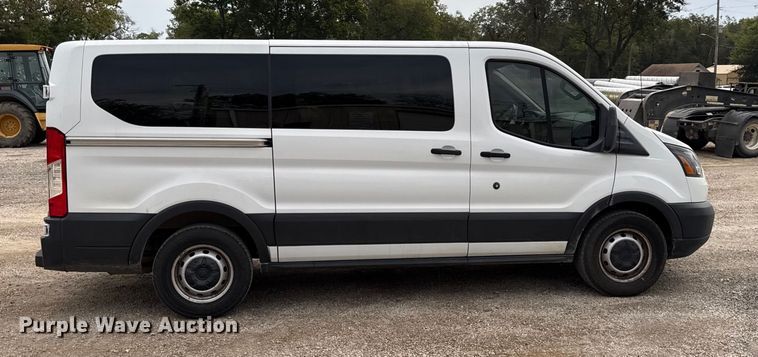 image for item DY8298 2019 Ford Transit 150 van