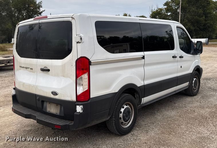 image for item DY8298 2019 Ford Transit 150 van