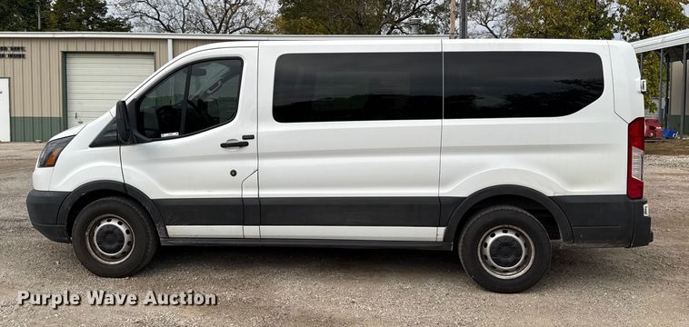 image for item DY8298 2019 Ford Transit 150 van