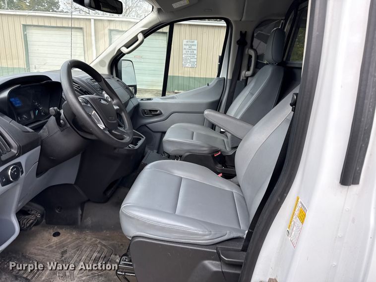 image for item DY8298 2019 Ford Transit 150 van