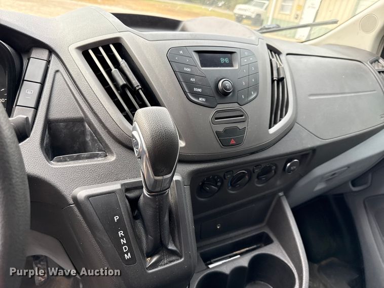 image for item DY8298 2019 Ford Transit 150 van