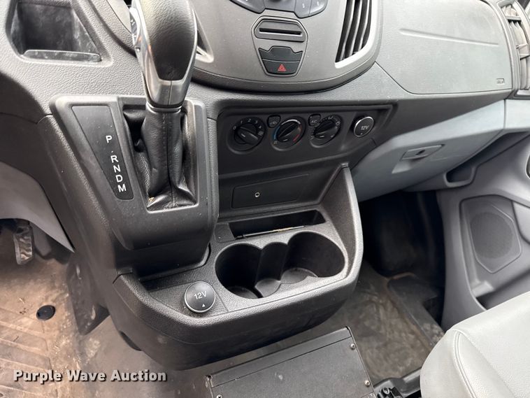 image for item DY8298 2019 Ford Transit 150 van