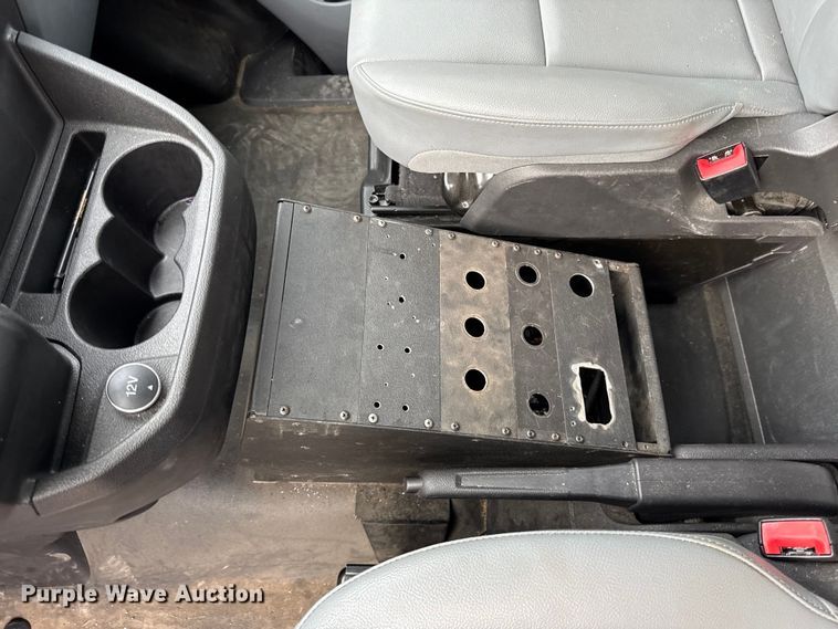 image for item DY8298 2019 Ford Transit 150 van