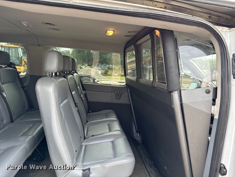 image for item DY8298 2019 Ford Transit 150 van