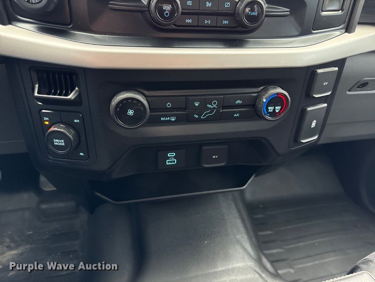 image for item DY8299 2021 Ford F150 XL SuperCrew pickup truck