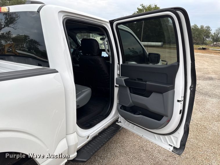 image for item DY8299 2021 Ford F150 XL SuperCrew pickup truck