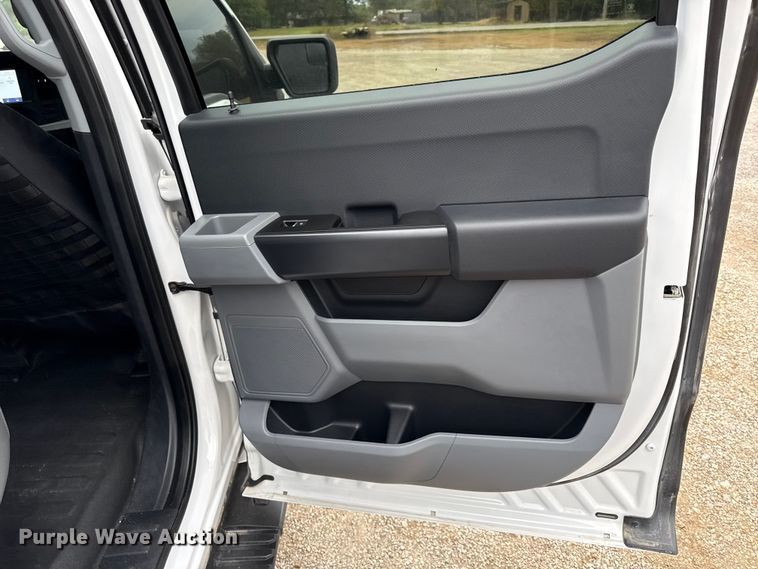 image for item DY8299 2021 Ford F150 XL SuperCrew pickup truck