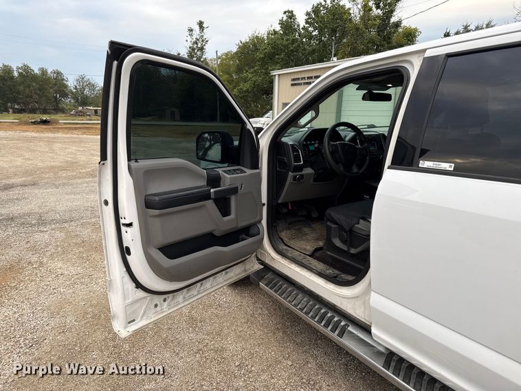 image for item DY8301 2016 Ford F150 XLT SuperCrew pickup truck