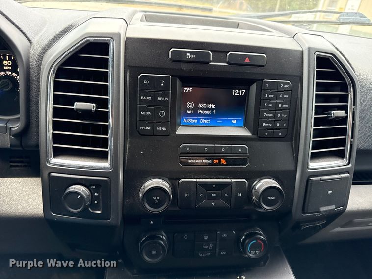 image for item DY8301 2016 Ford F150 XLT SuperCrew pickup truck