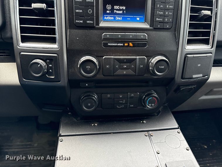 image for item DY8301 2016 Ford F150 XLT SuperCrew pickup truck