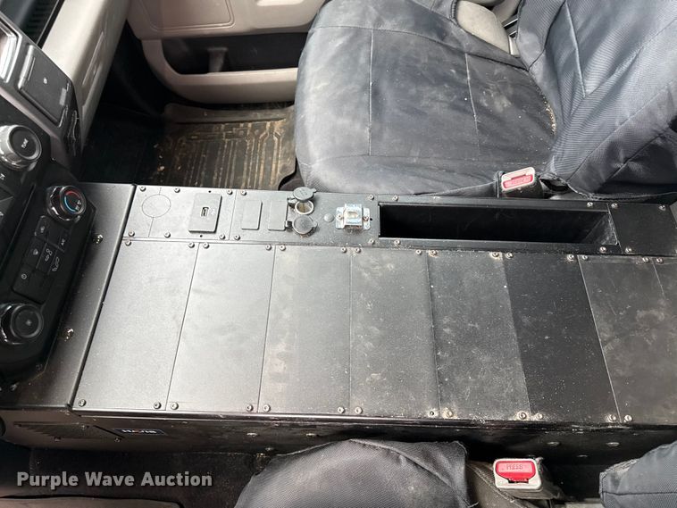 image for item DY8301 2016 Ford F150 XLT SuperCrew pickup truck