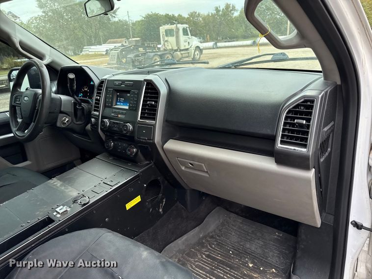 image for item DY8301 2016 Ford F150 XLT SuperCrew pickup truck