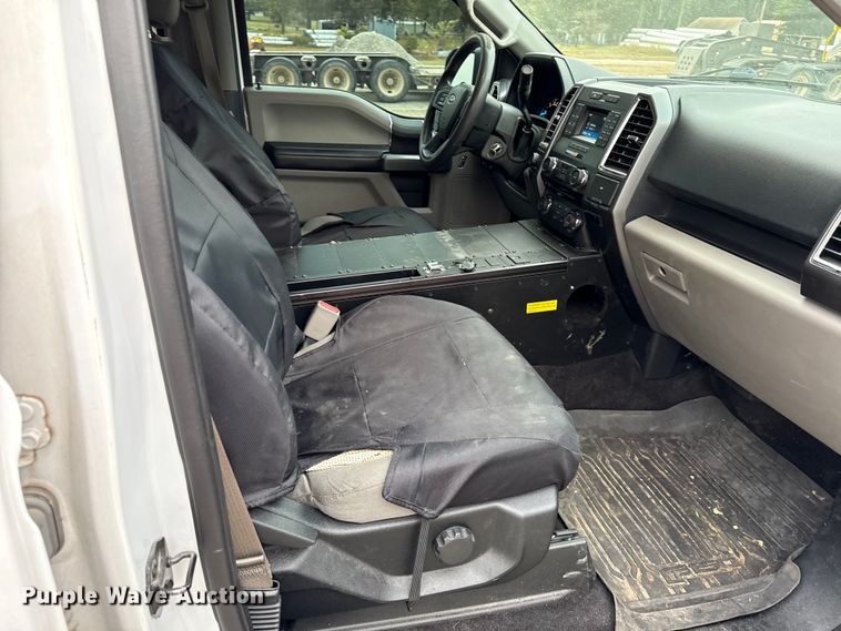 image for item DY8301 2016 Ford F150 XLT SuperCrew pickup truck