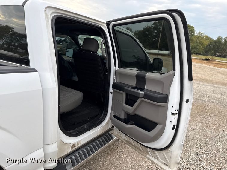 image for item DY8301 2016 Ford F150 XLT SuperCrew pickup truck