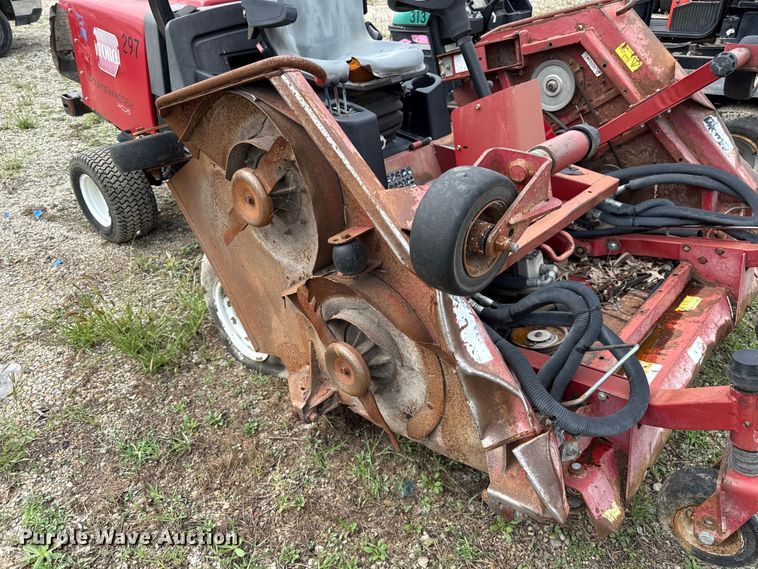 image for item DY8305 Toro Groundsmaster 4100D lawn mower