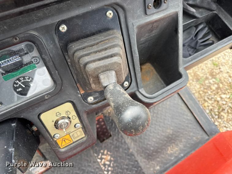 image for item DY8306  (2) Cushman Turf-Truckster utility vehicles