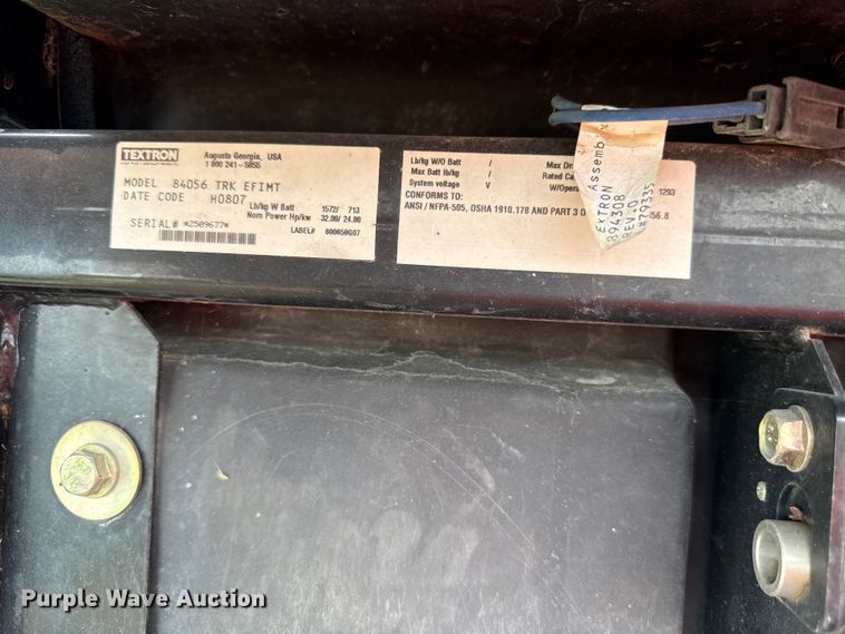 image for item DY8306  (2) Cushman Turf-Truckster utility vehicles