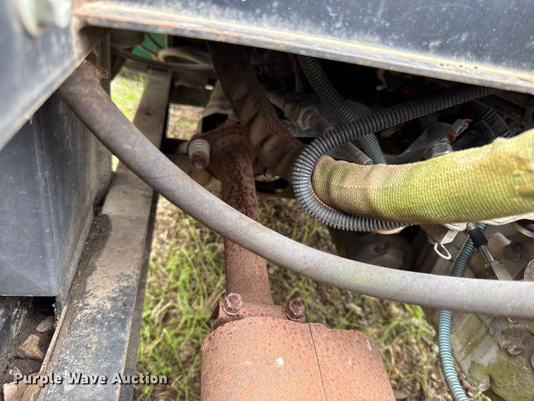 image for item DY8306  (2) Cushman Turf-Truckster utility vehicles