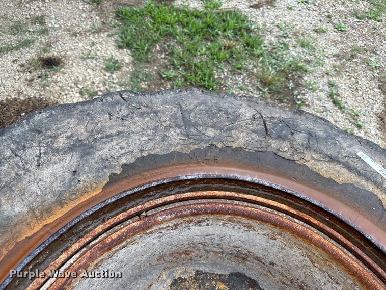 image for item DY8307 (4) Caterpillar IT14G 17.5R25 foam-filled tires and wheels