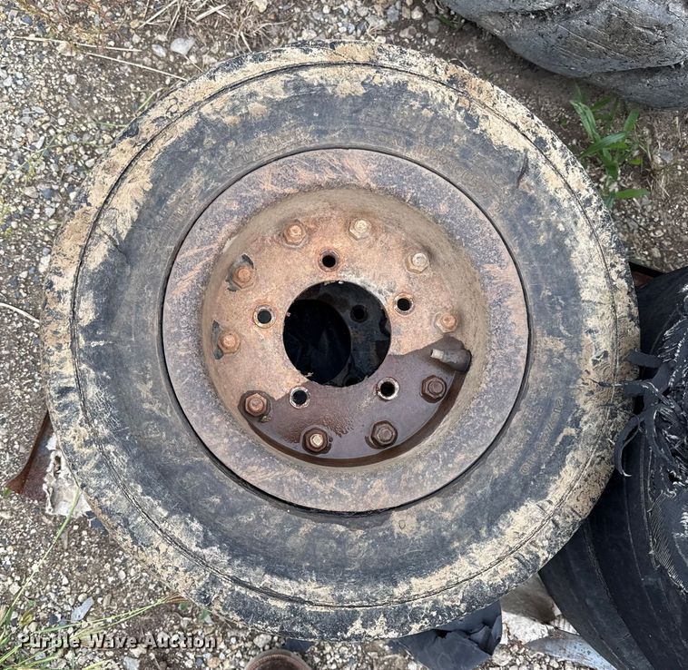 image for item DY8308 (5) Goodyear Flight tires and wheels