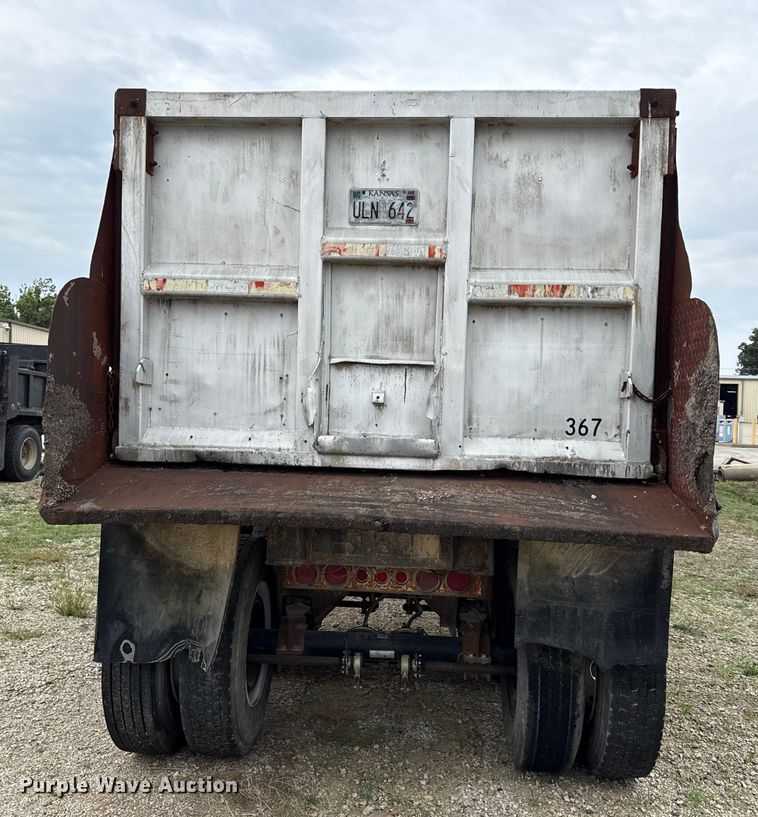 image for item DY8309 1975 Schien end dump trailer