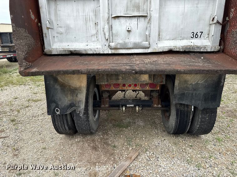 image for item DY8309 1975 Schien end dump trailer