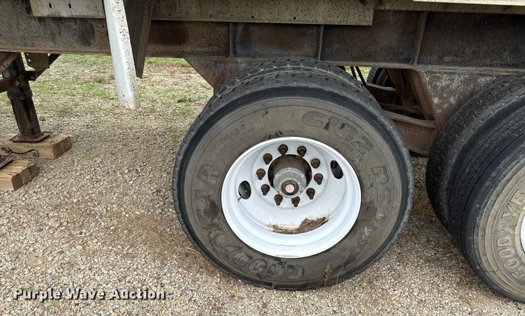 image for item DY8309 1975 Schien end dump trailer