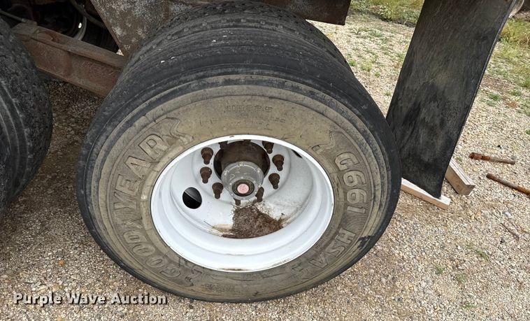 image for item DY8309 1975 Schien end dump trailer