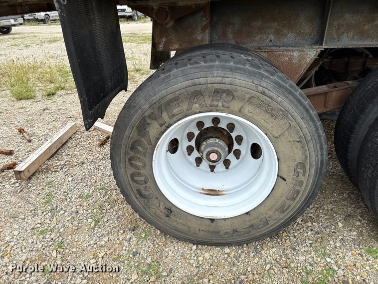 image for item DY8309 1975 Schien end dump trailer