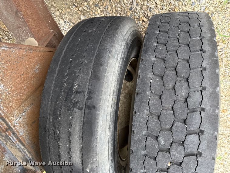 image for item DY8309 1975 Schien end dump trailer