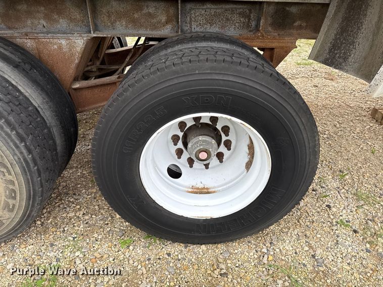 image for item DY8309 1975 Schien end dump trailer