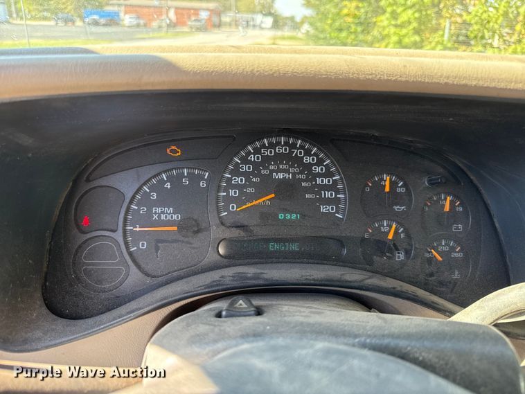 image for item DY8315 2003 GMC Sierra 2500HD pickup truck