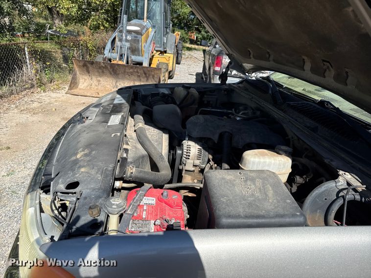 image for item DY8315 2003 GMC Sierra 2500HD pickup truck