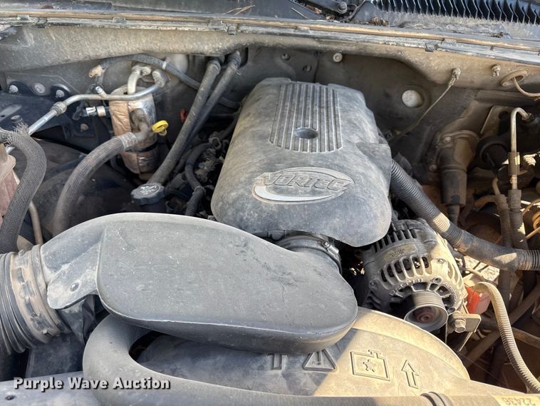 image for item DY8315 2003 GMC Sierra 2500HD pickup truck