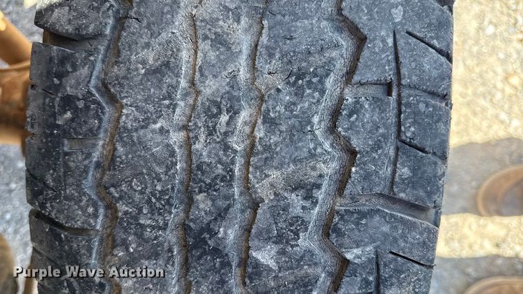 image for item DY8315 2003 GMC Sierra 2500HD pickup truck