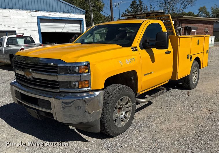 image for item DY8316 2015 Chevrolet Silverado 3500HD utility bed pickup truck