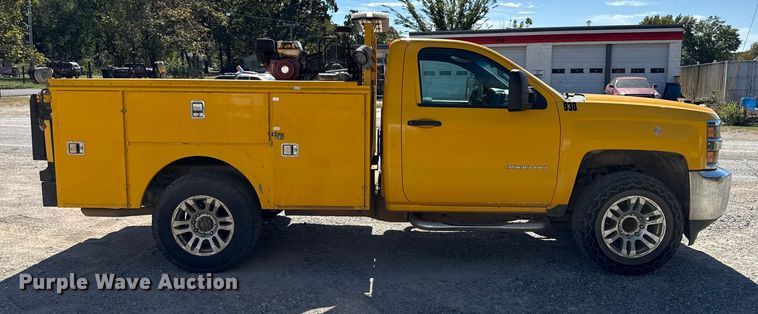 image for item DY8316 2015 Chevrolet Silverado 3500HD utility bed pickup truck