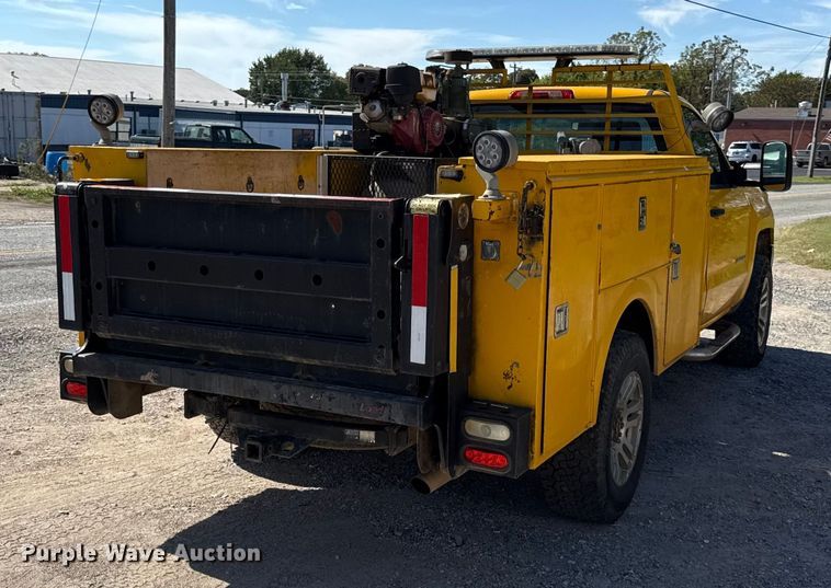 image for item DY8316 2015 Chevrolet Silverado 3500HD utility bed pickup truck