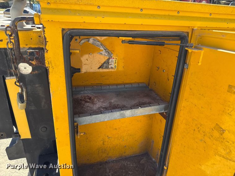 image for item DY8316 2015 Chevrolet Silverado 3500HD utility bed pickup truck