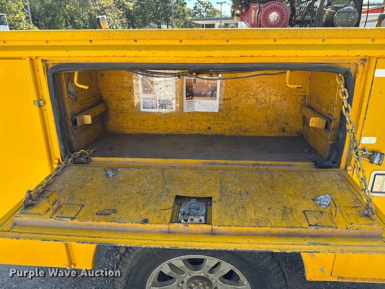 image for item DY8316 2015 Chevrolet Silverado 3500HD utility bed pickup truck