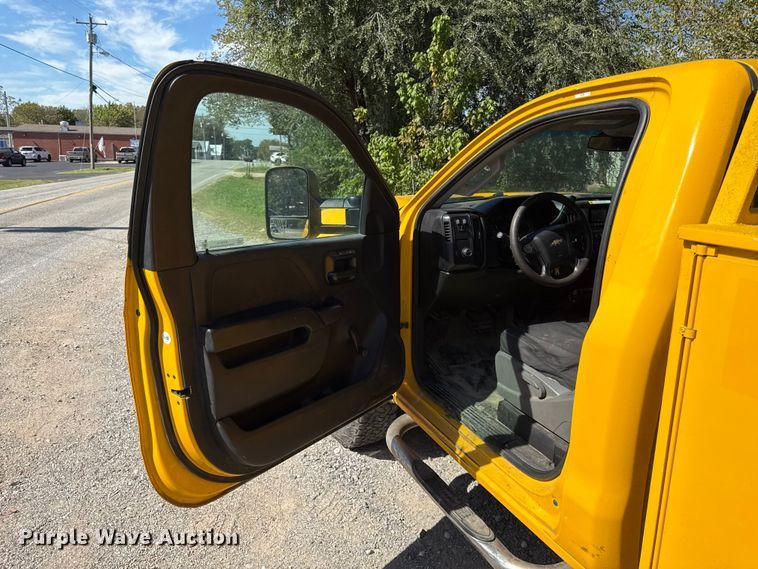 image for item DY8316 2015 Chevrolet Silverado 3500HD utility bed pickup truck