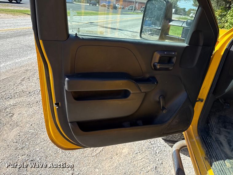 image for item DY8316 2015 Chevrolet Silverado 3500HD utility bed pickup truck