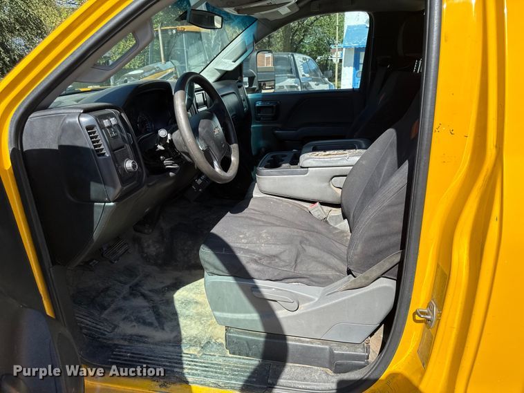 image for item DY8316 2015 Chevrolet Silverado 3500HD utility bed pickup truck