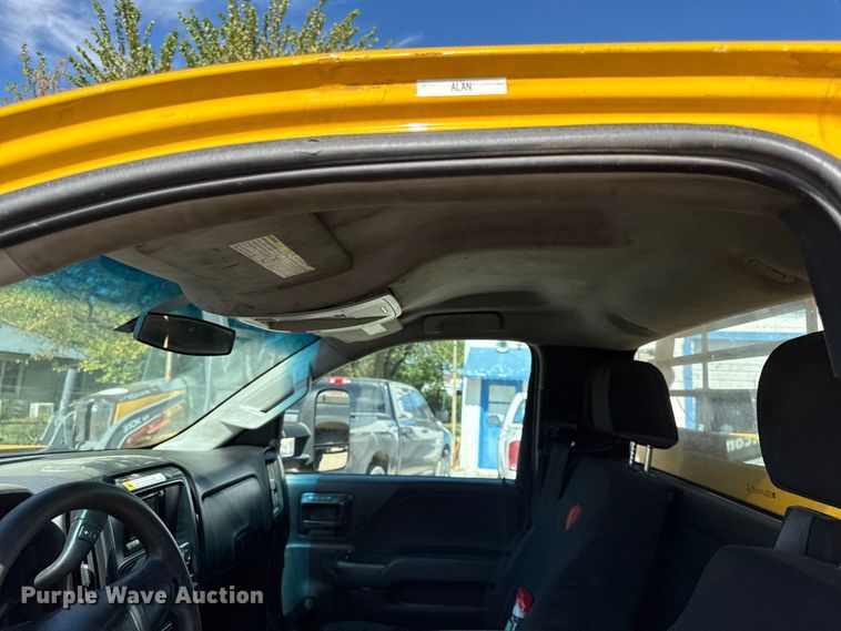 image for item DY8316 2015 Chevrolet Silverado 3500HD utility bed pickup truck