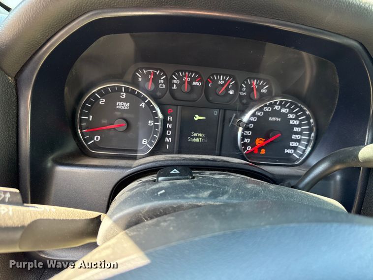 image for item DY8316 2015 Chevrolet Silverado 3500HD utility bed pickup truck