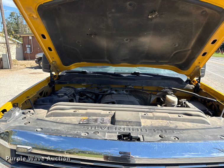 image for item DY8316 2015 Chevrolet Silverado 3500HD utility bed pickup truck