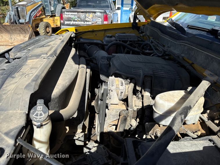 image for item DY8316 2015 Chevrolet Silverado 3500HD utility bed pickup truck